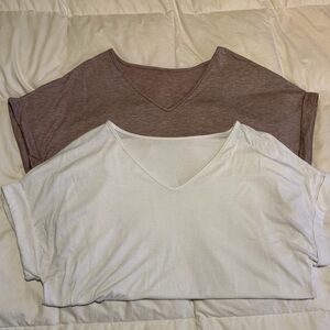 Set of 2 short sleeve v-neck tees